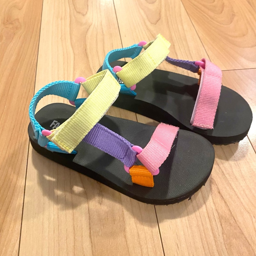 Fab Kids girls sandals size 11/12